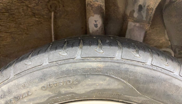 2013 Hyundai Grand i10 ASTA 1.2 KAPPA VTVT, Petrol, Manual, 1,03,079 km, Left Rear Tyre Tread