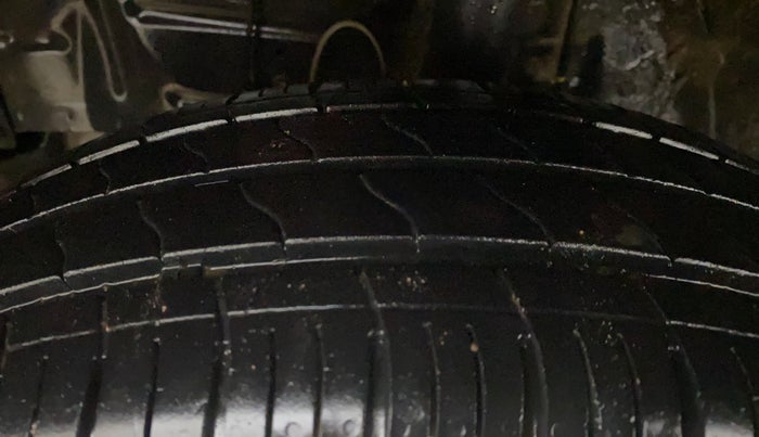 2012 Toyota Etios Liva GD, Diesel, Manual, 65,998 km, Left Front Tyre Tread