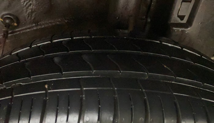 2012 Toyota Etios Liva GD, Diesel, Manual, 65,998 km, Left Rear Tyre Tread