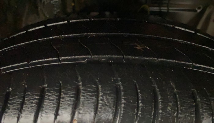 2012 Toyota Etios Liva GD, Diesel, Manual, 65,998 km, Right Front Tyre Tread