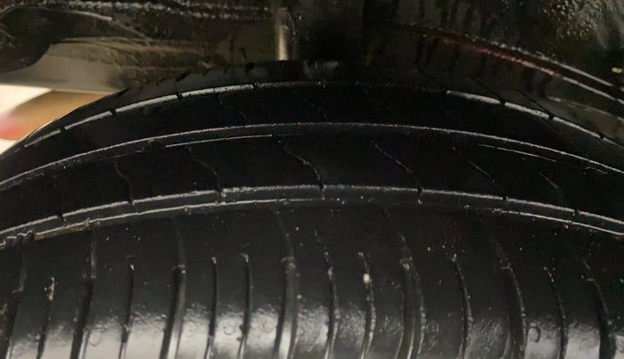 2012 Toyota Etios Liva GD, Diesel, Manual, 65,998 km, Right Rear Tyre Tread