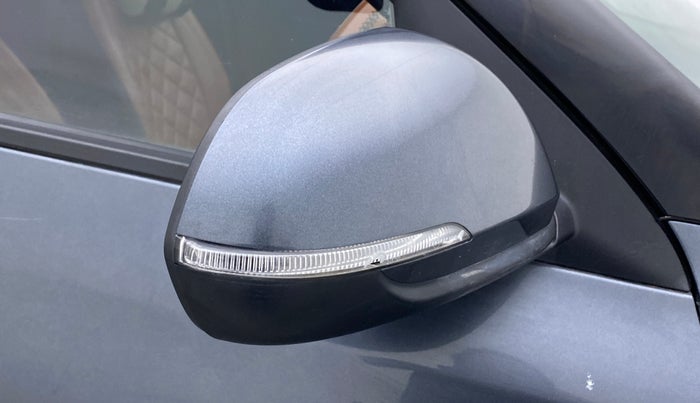 2020 KIA SELTOS HTK 1.5 PETROL, Petrol, Manual, 97,437 km, Right rear-view mirror - Indicator light has minor damage