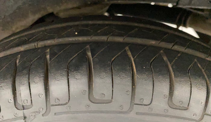 2012 Maruti A Star VXI, Petrol, Manual, 60,694 km, Left Rear Tyre Tread