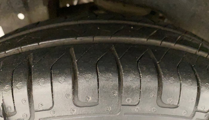 2012 Maruti A Star VXI, Petrol, Manual, 60,694 km, Right Rear Tyre Tread