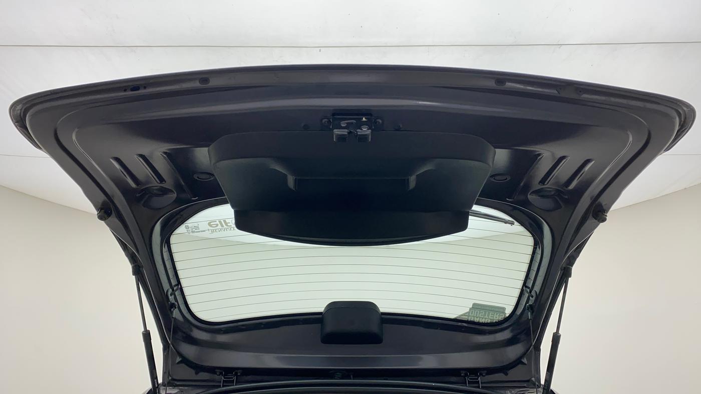 2019 Renault Duster 110 PS RXZ AMT DIESEL, Diesel, Automatic, 25,628 km, Boot Door Open