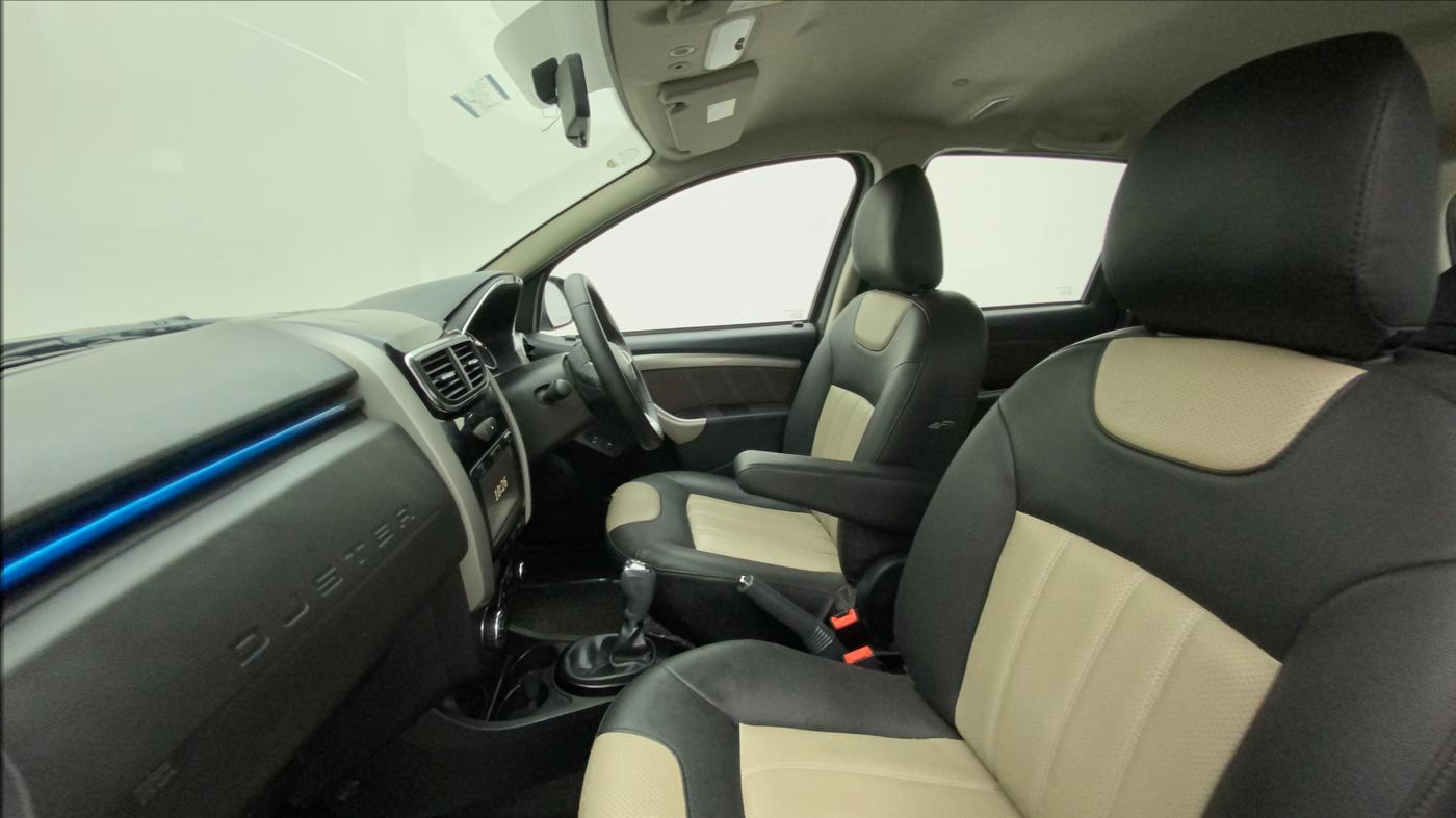 2019 Renault Duster 110 PS RXZ AMT DIESEL, Diesel, Automatic, 25,628 km, Right Side Front Door Cabin