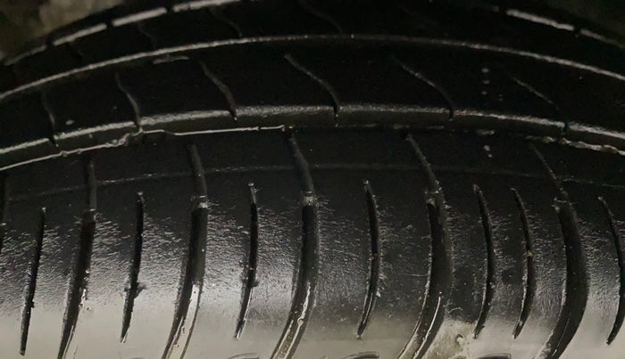 2014 Honda Amaze 1.5L I-DTEC S, Diesel, Manual, 73,849 km, Left Front Tyre Tread