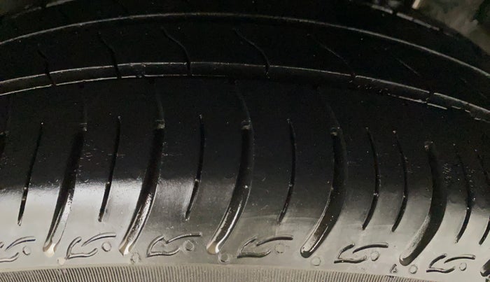 2014 Honda Amaze 1.5L I-DTEC S, Diesel, Manual, 73,849 km, Left Rear Tyre Tread