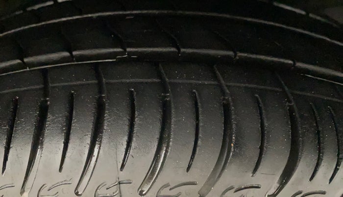 2014 Honda Amaze 1.5L I-DTEC S, Diesel, Manual, 73,849 km, Right Front Tyre Tread