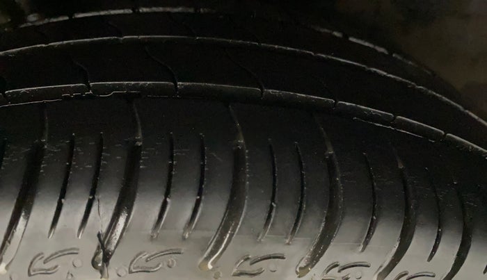 2014 Honda Amaze 1.5L I-DTEC S, Diesel, Manual, 73,849 km, Right Rear Tyre Tread