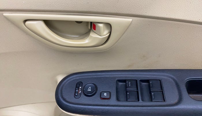 2014 Honda Amaze 1.5L I-DTEC S, Diesel, Manual, 73,849 km, Driver Side Door Panels Control