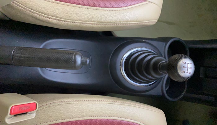 2014 Honda Amaze 1.5L I-DTEC S, Diesel, Manual, 73,849 km, Gear Lever