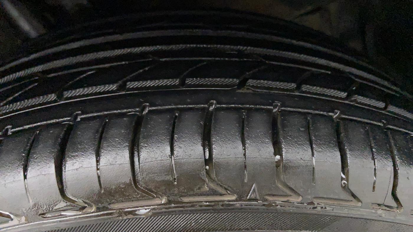 2017 Maruti Baleno ALPHA CVT PETROL 1.2, Petrol, Automatic, 38,727 km, Left Front Tyre Tread