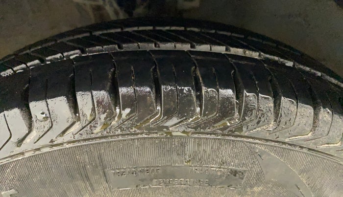 2011 Hyundai i10 ERA 1.1, Petrol, Manual, 97,780 km, Left Front Tyre Tread