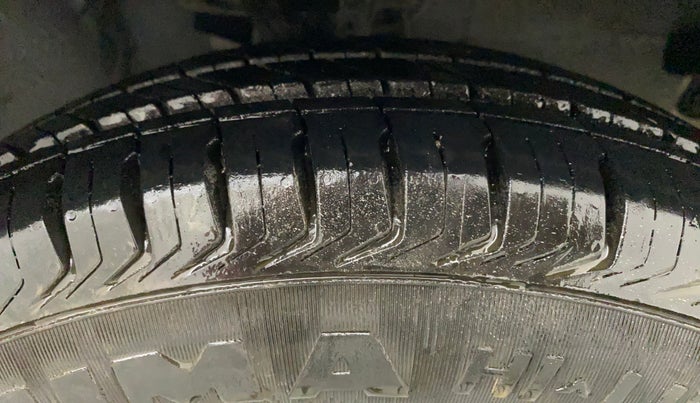 2011 Hyundai i10 ERA 1.1, Petrol, Manual, 97,780 km, Right Front Tyre Tread