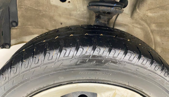 2017 Maruti Wagon R 1.0 VXI, Petrol, Manual, 44,062 km, Left Front Tyre Tread