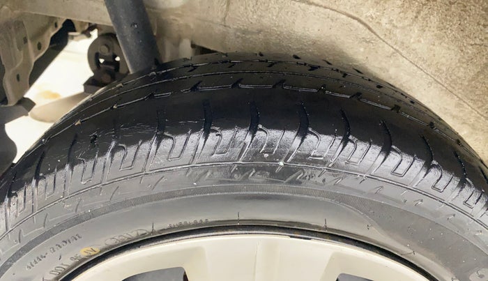 2017 Maruti Wagon R 1.0 VXI, Petrol, Manual, 44,062 km, Right Rear Tyre Tread