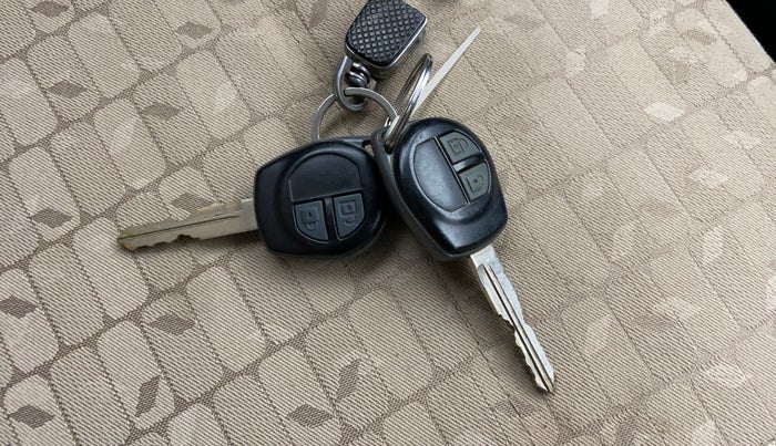 2017 Maruti Wagon R 1.0 VXI, Petrol, Manual, 44,062 km, Key Close Up
