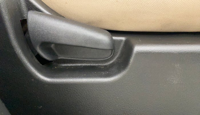 2017 Maruti Wagon R 1.0 VXI, Petrol, Manual, 44,062 km, Driver Side Adjustment Panel