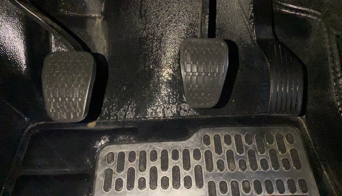 2022 Tata NEXON XE PETROL, CNG, Manual, 35,790 km, Pedals