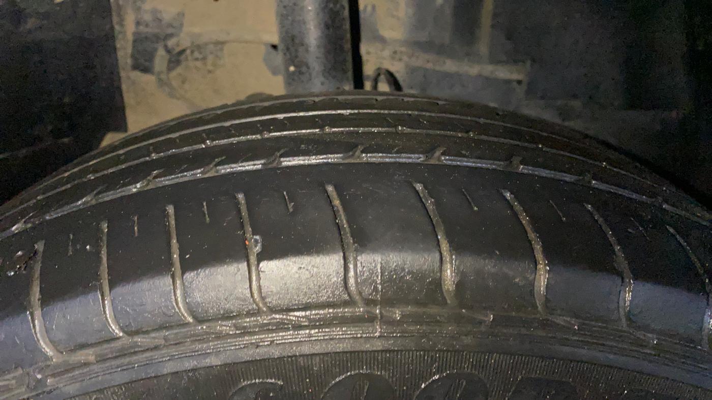 2022 Tata NEXON XE PETROL, CNG, Manual, 35,749 km, Right Front Tyre Tread