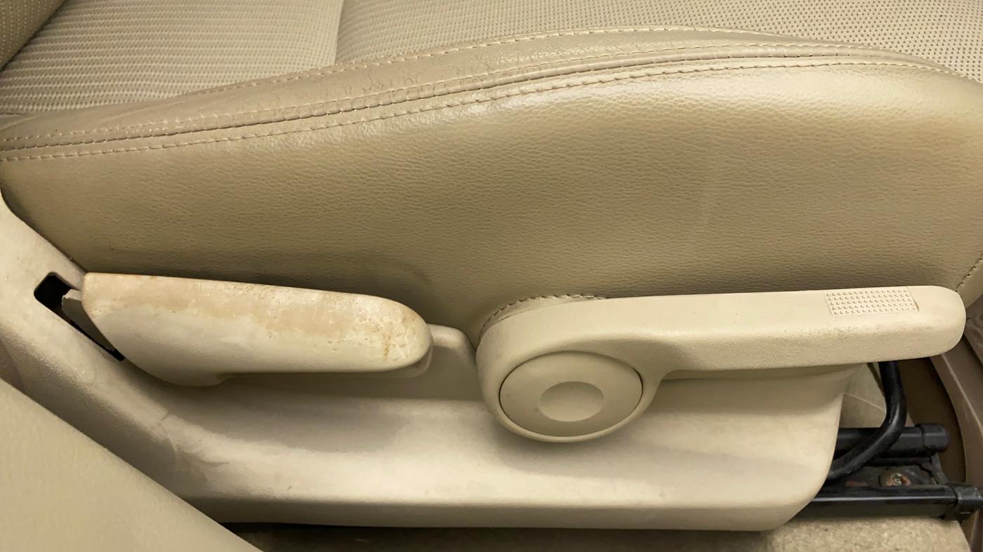 2015 Maruti Ciaz ZXI AT, Petrol, Automatic, 85,437 km, Driver Side Adjustment Panel