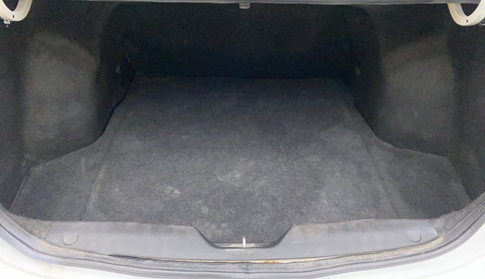 2015 Maruti Ciaz ZXI AT, Petrol, Automatic, 85,437 km, Boot Inside