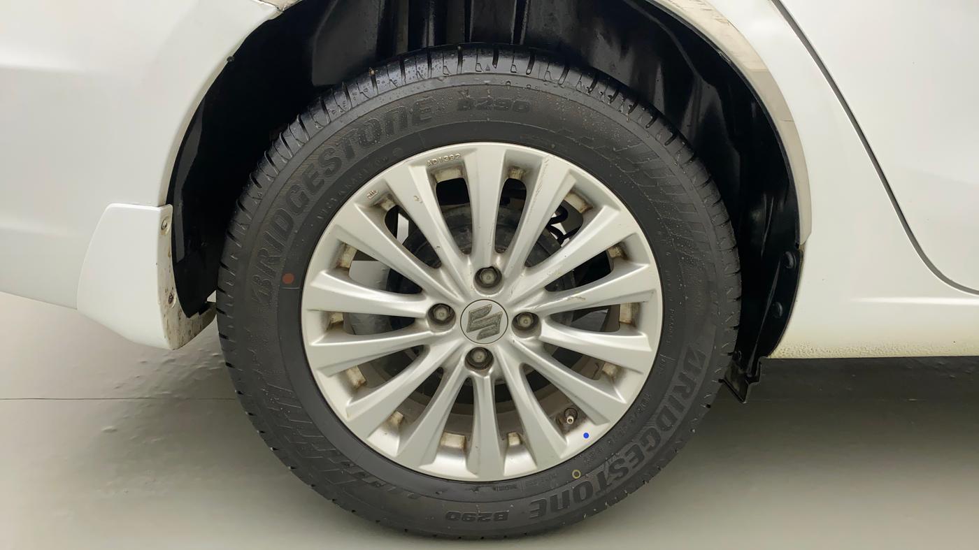 2015 Maruti Ciaz ZXI AT, Petrol, Automatic, 85,437 km, Right Rear Wheel