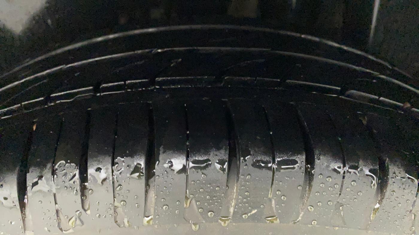 2015 Maruti Ciaz ZXI AT, Petrol, Automatic, 85,437 km, Left Rear Tyre Tread