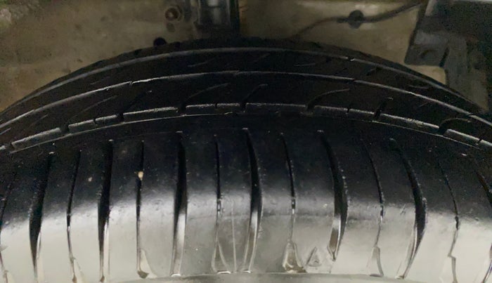 2015 Maruti Ciaz ZXI AT, Petrol, Automatic, 85,437 km, Right Front Tyre Tread