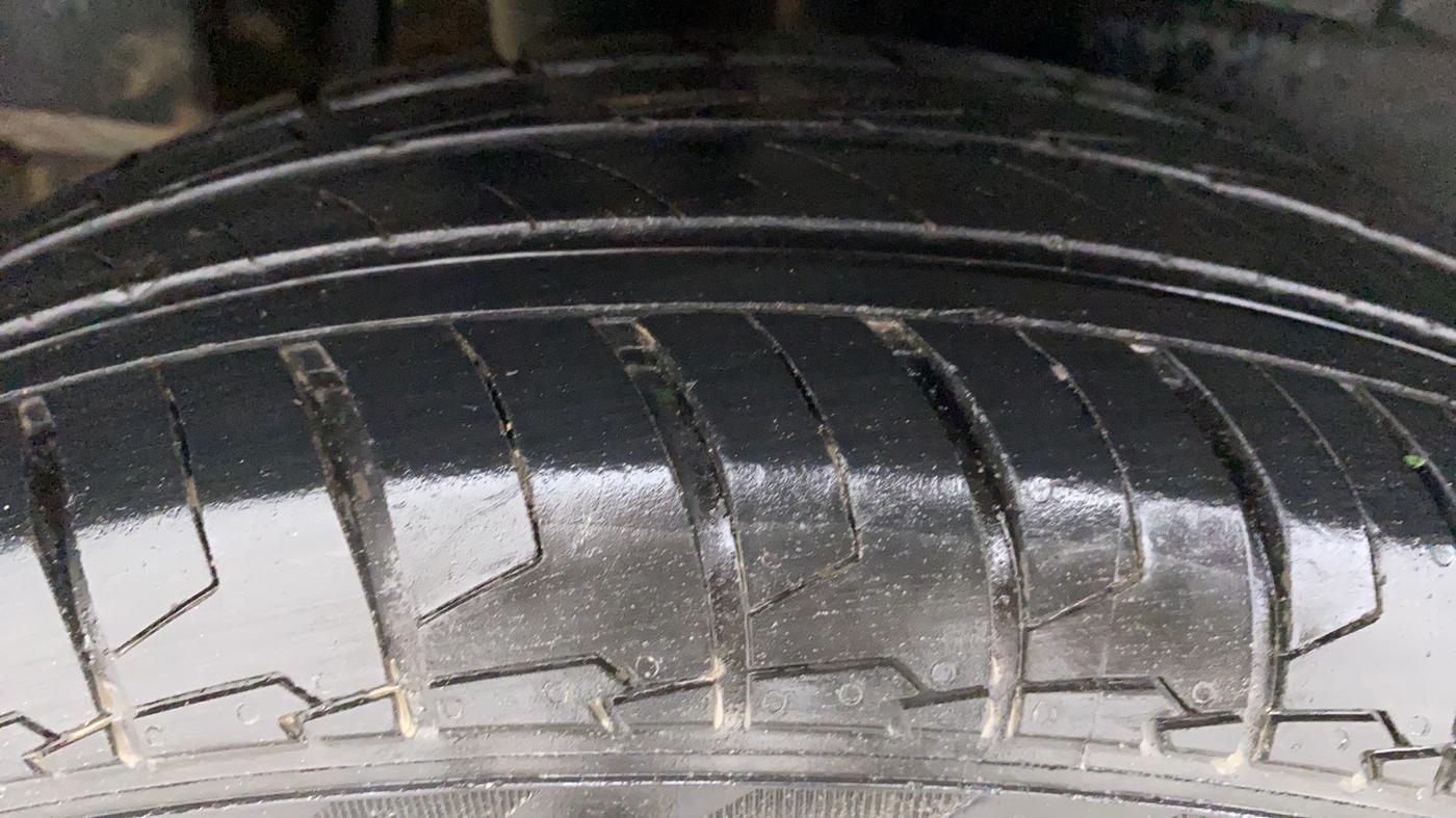 2022 Maruti Dzire VXI CNG, CNG, Manual, 23,223 km, Right Rear Tyre Tread