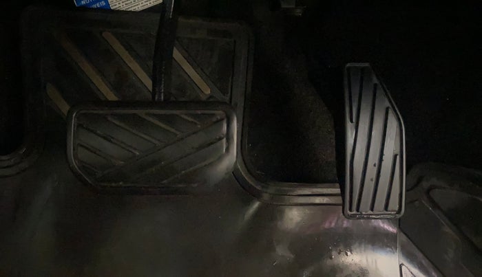 2018 Maruti Swift ZDI AMT, Diesel, Automatic, 65,230 km, Pedals