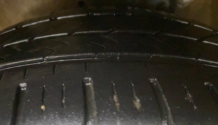 2015 Maruti Celerio VXI, Petrol, Manual, 78,707 km, Left Front Tyre Tread