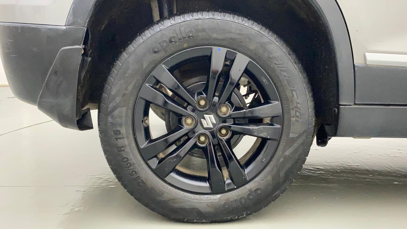 2018 Maruti Vitara Brezza ZDI AMT, Diesel, Automatic, 70,062 km, Right Rear Wheel