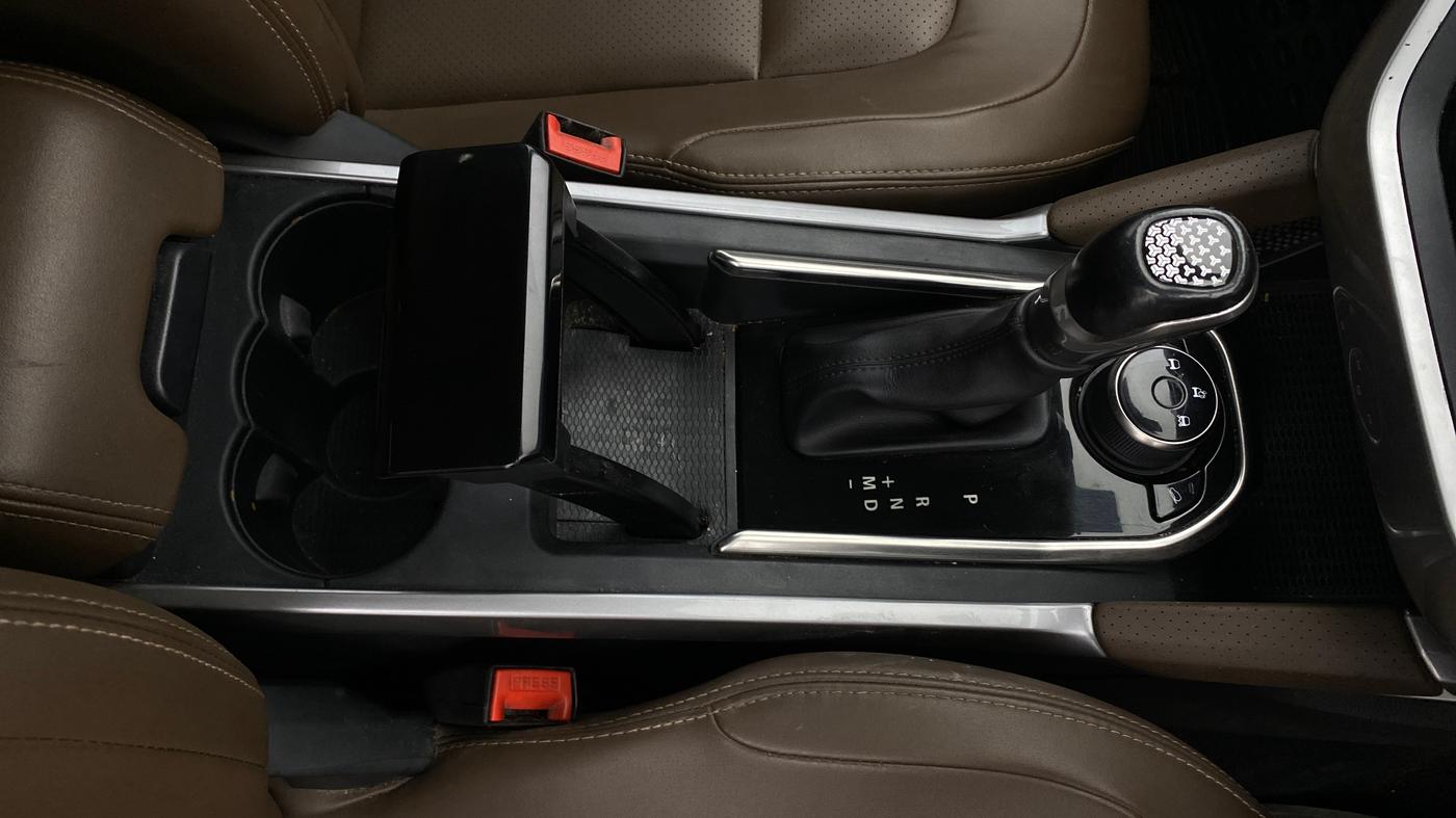 2021 Tata Harrier XZA PLUS 2.0L, Diesel, Automatic, 89,340 km, Gear Lever