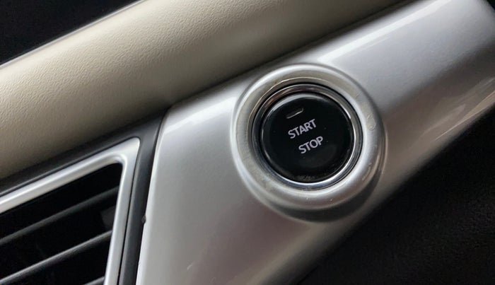 2023 Mahindra XUV700 AX 7 D AT 7 STR, Diesel, Automatic, 16,368 km, Keyless Start/ Stop Button