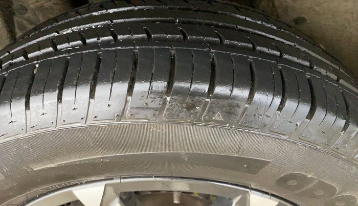 2023 Mahindra XUV700 AX 7 D AT 7 STR, Diesel, Automatic, 16,368 km, Right Rear Tyre Tread