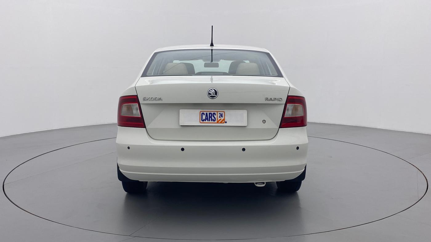 2016 Skoda Rapid AMBITION 1.6 MPI MT PLUS, Petrol, Manual, 32,603 km, Back/Rear