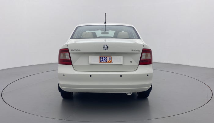 2016 Skoda Rapid AMBITION 1.6 MPI MT PLUS, Petrol, Manual, 32,603 km, Back/Rear