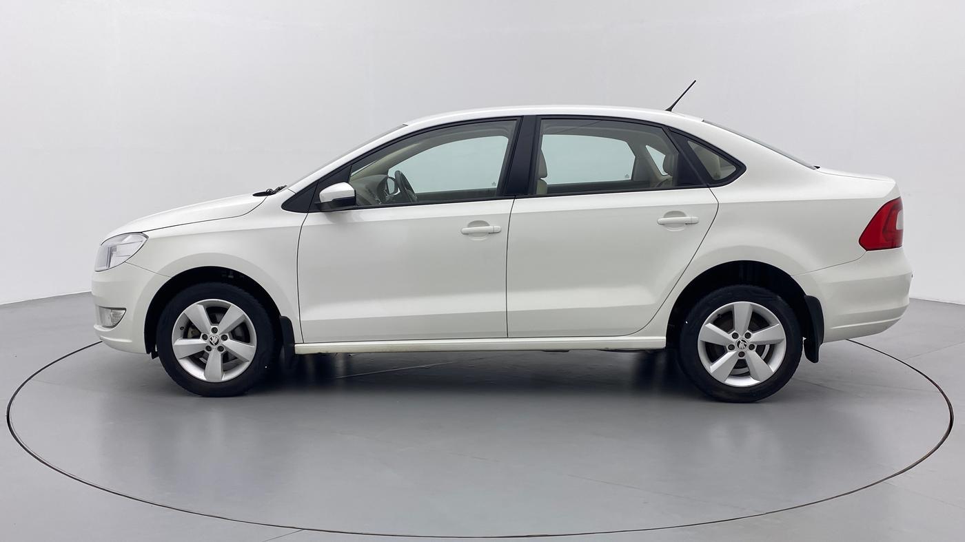 2016 Skoda Rapid AMBITION 1.6 MPI MT PLUS, Petrol, Manual, 32,603 km, Left Side