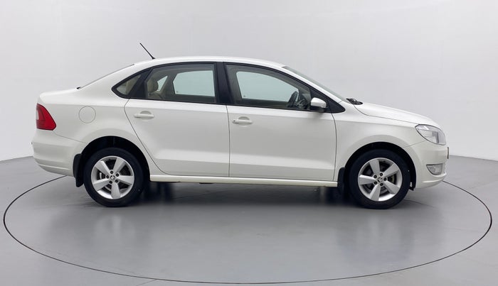 2016 Skoda Rapid AMBITION 1.6 MPI MT PLUS, Petrol, Manual, 32,603 km, Right Side View