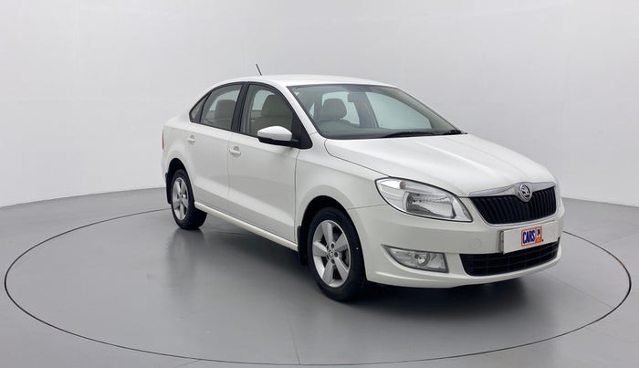 2016 Skoda Rapid AMBITION 1.6 MPI MT PLUS, Petrol, Manual, 32,603 km, Right Front Diagonal