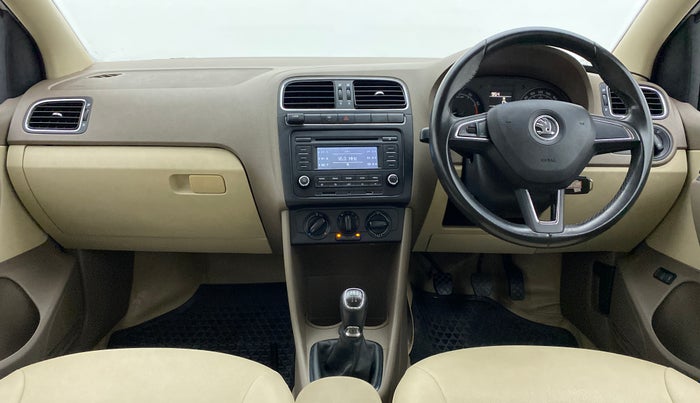 2016 Skoda Rapid AMBITION 1.6 MPI MT PLUS, Petrol, Manual, 32,603 km, Dashboard
