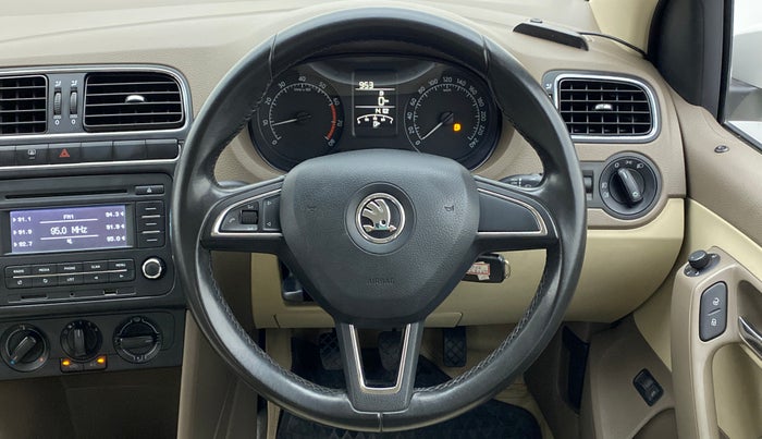 2016 Skoda Rapid AMBITION 1.6 MPI MT PLUS, Petrol, Manual, 32,603 km, Steering Wheel Close Up