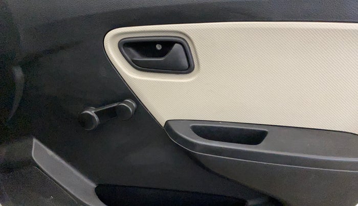 2022 Maruti Alto STD (O), Petrol, Manual, 44,119 km, Driver Side Door Panels Control