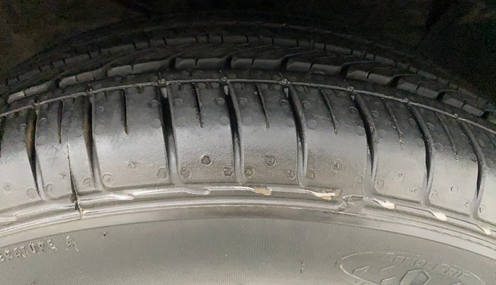 2016 Hyundai Creta SX PLUS 1.6 PETROL, Petrol, Manual, 63,508 km, Right Front Tyre Tread