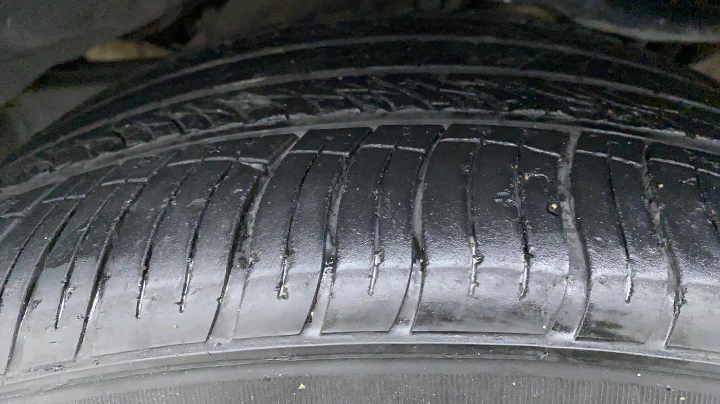 2012 Toyota Fortuner 3.0 AT 4X2, Diesel, Automatic, 91,816 km, Right Front Tyre Tread