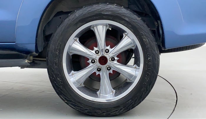 2012 Toyota Fortuner 3.0 AT 4X2, Diesel, Automatic, 91,816 km, Left Rear Wheel