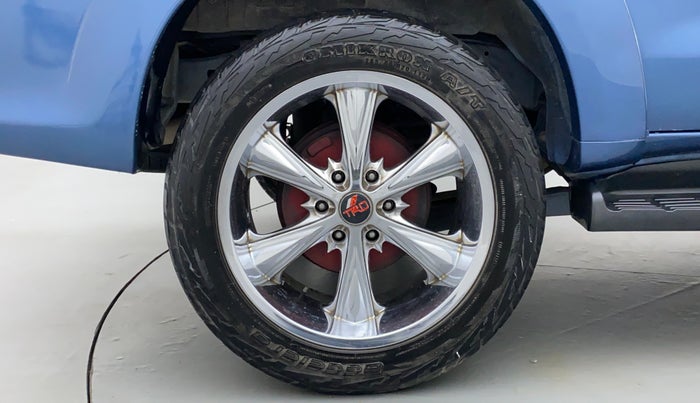 2012 Toyota Fortuner 3.0 AT 4X2, Diesel, Automatic, 91,816 km, Right Rear Wheel