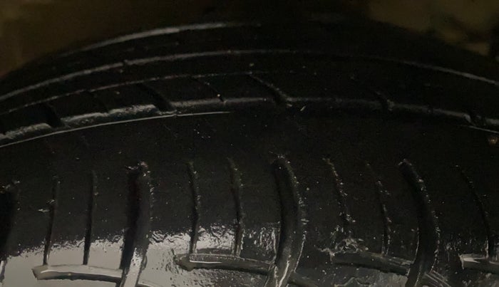 2015 Maruti Ciaz ZXI, Petrol, Manual, 38,542 km, Right Front Tyre Tread